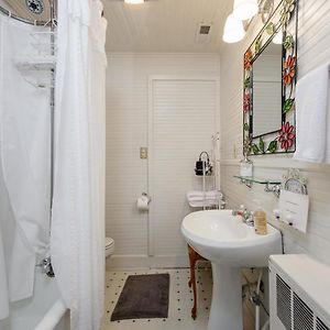 Queen Room # 4